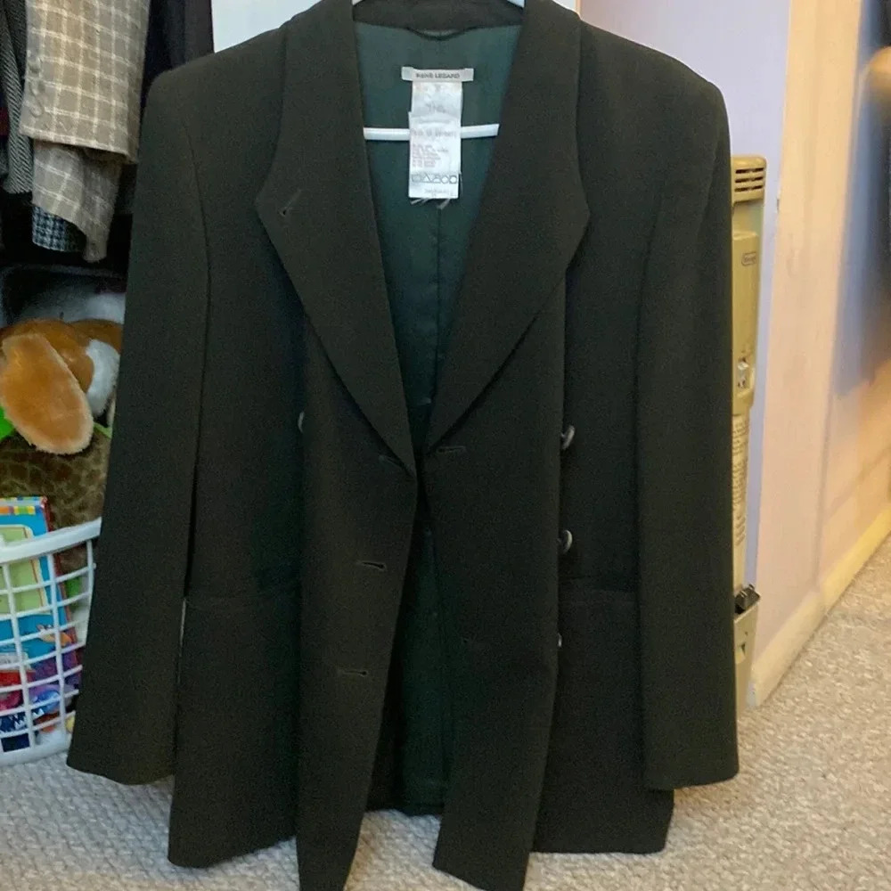 Vintage Renee Lezard pant suit made in Germany 95% wool size 38.